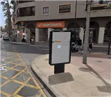 Mupis en la calle Ancha de Castellar, en el centro de San Vicente del Raspeig